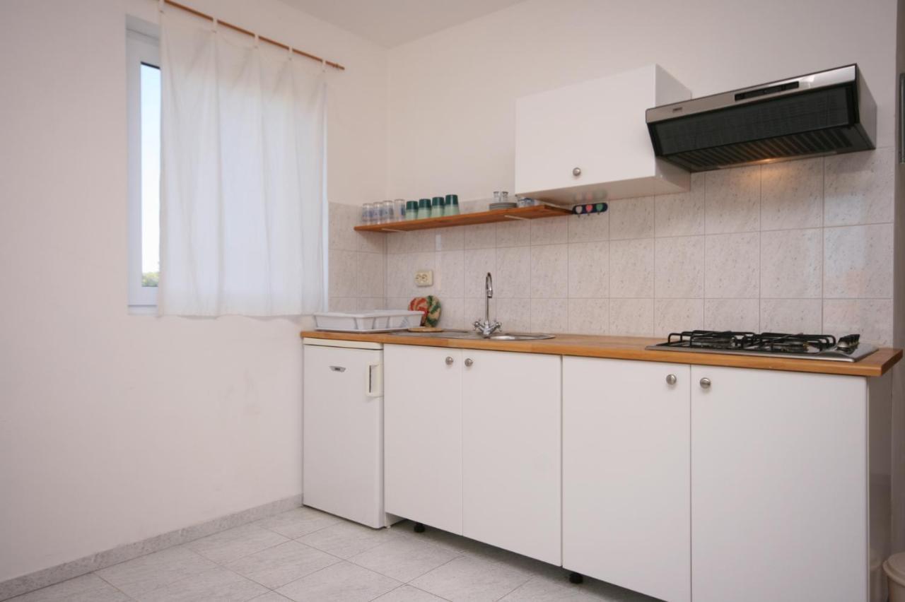 Apartments With A Parking Space Mandre, Pag - 6405 كولان المظهر الخارجي الصورة